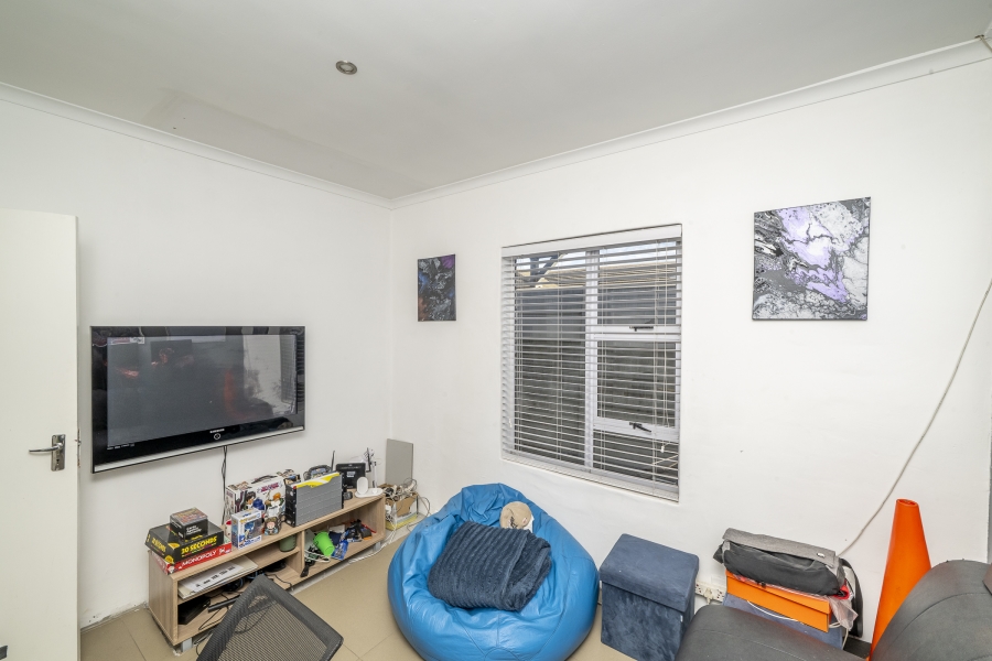 5 Bedroom Property for Sale in Rouxville Western Cape